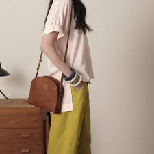 ACCESSORIES & FOOTWEAR