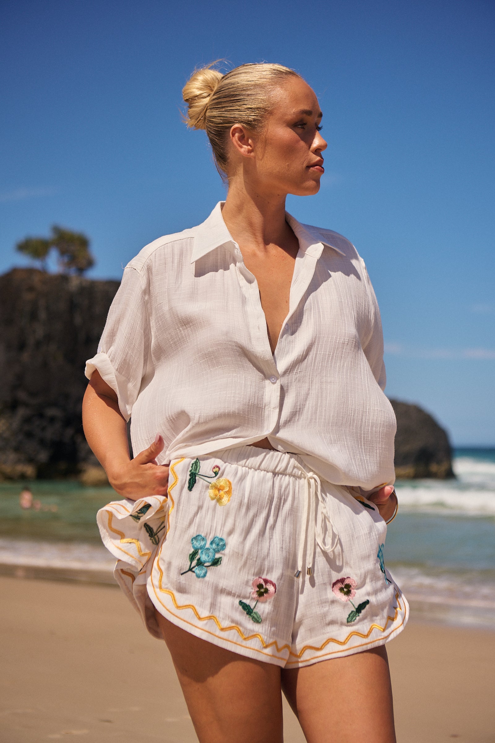 CHARLIE SHORTS - ETHEREA EMBROIDERED