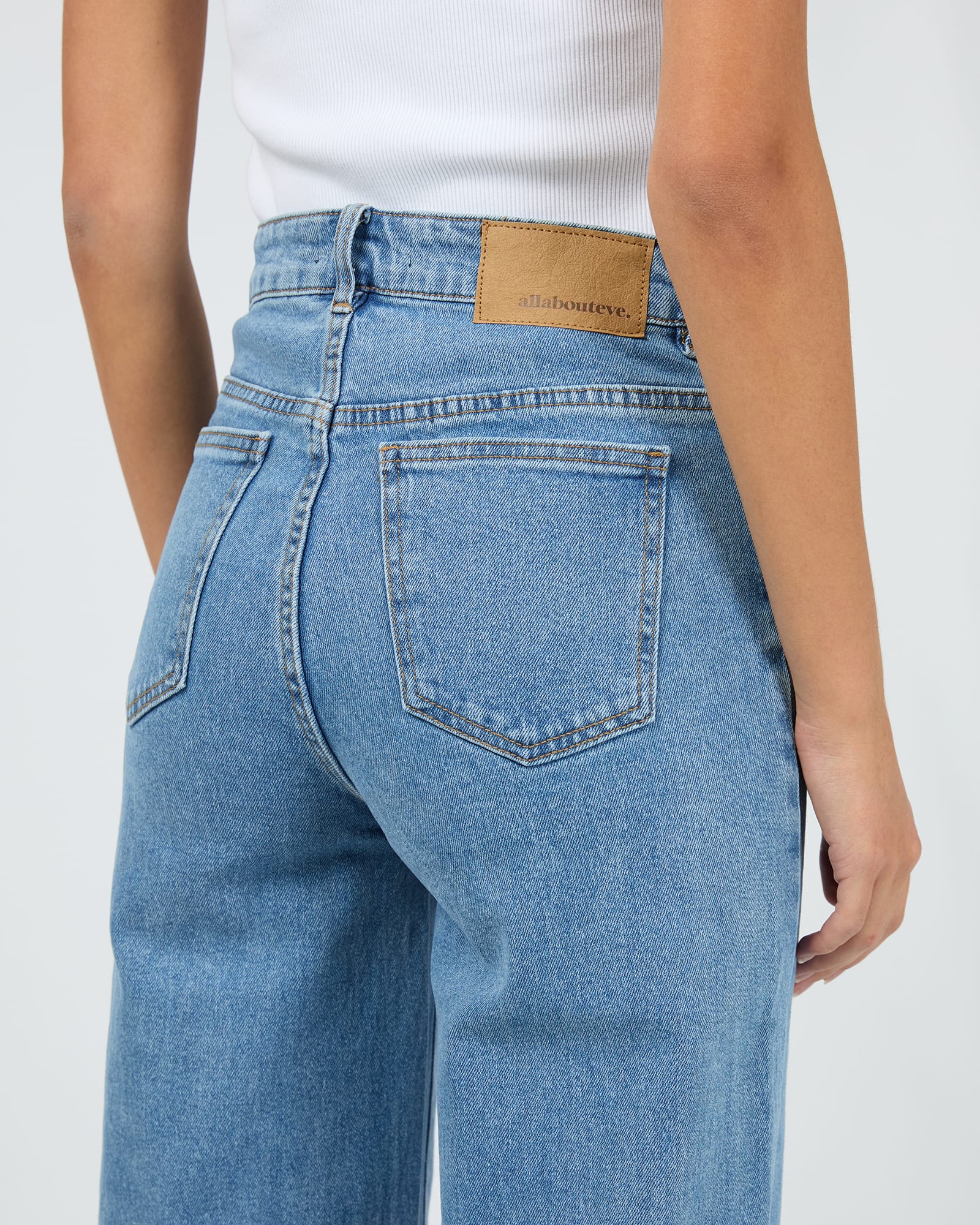 Jacqui Wide Leg Jean